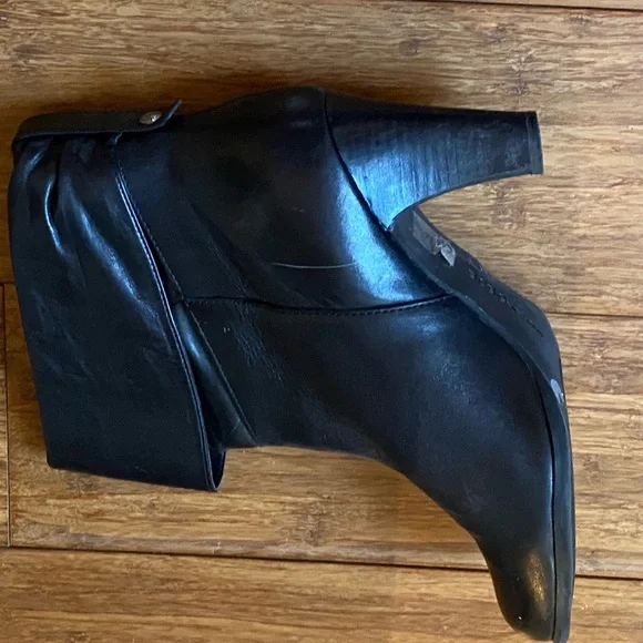 Black BCBG Generation Leather Booties - Picture 6 of 8